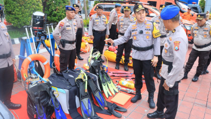 Waspadai Bencana Banjir Tahunan di Gresik, Polisi Gelar Apel Siaga, Cek Alat Penyelamatan