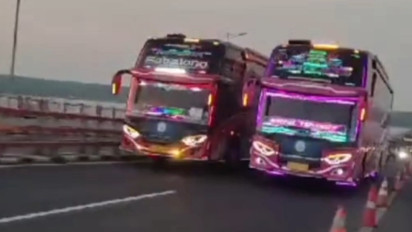Dua Bus Pariwisata Melaju Kencang Beriringan di Tol Suramadu, Viral di Medsos