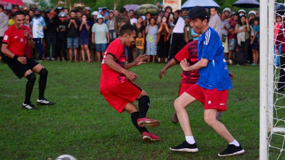 Jokowi Main Bola, Ini Hobi Olahraga 3 Presiden RI 