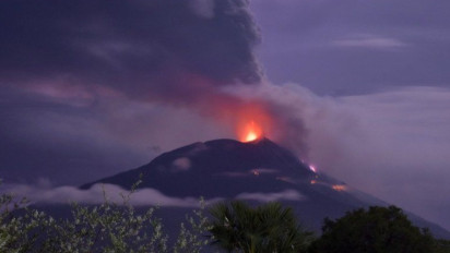 Sinyal Bahaya! Gunung Ile Lewotolok Alami 464 Kali Erupsi Selama November 2023