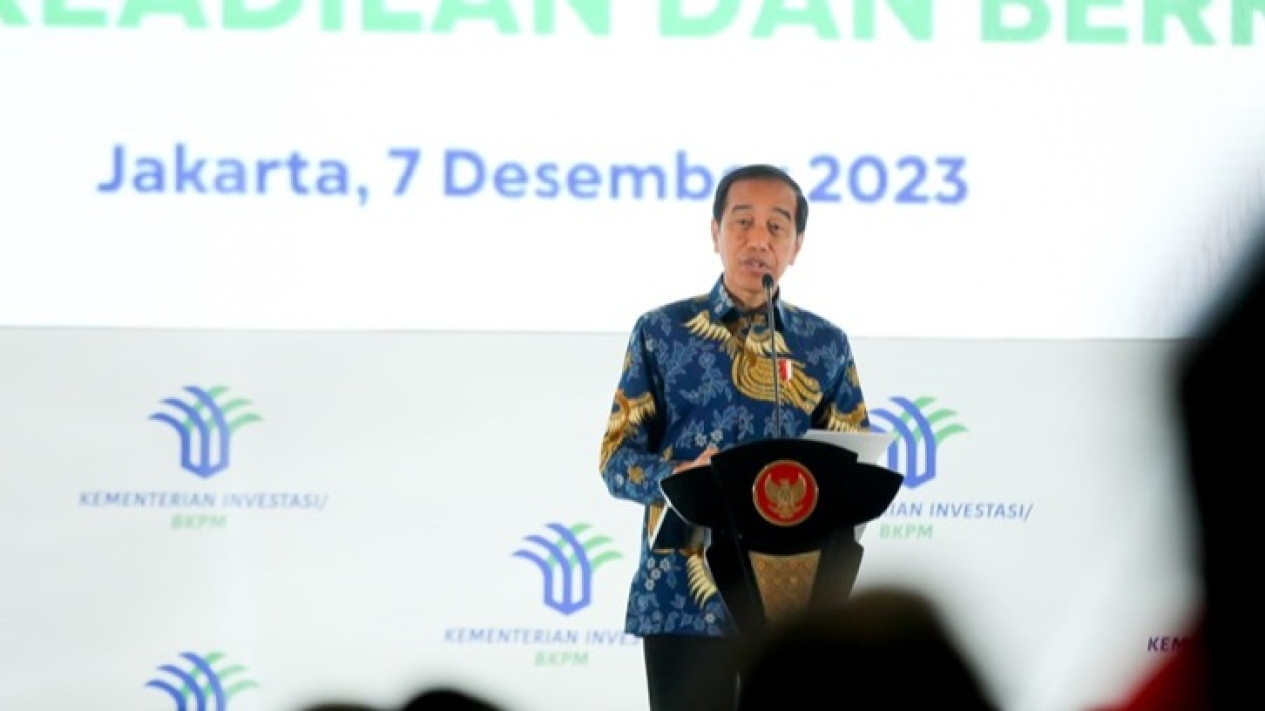 Bantah Jadwal Kunjungan Kerjanya Buntuti Kampanye Ganjar, Jokowi: Jadwal Presiden Dirancang Tiga Bulan Sebelumnya
            - galeri foto