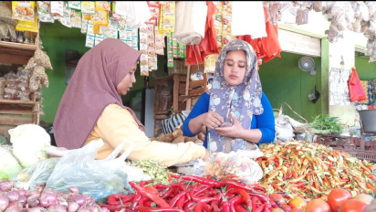 Harga Sejumlah Bahan Pokok Mulai Merangkak Naik Jelang Nataru, Harga Cabai Tembus Rp120 Ribu Per Kilogram