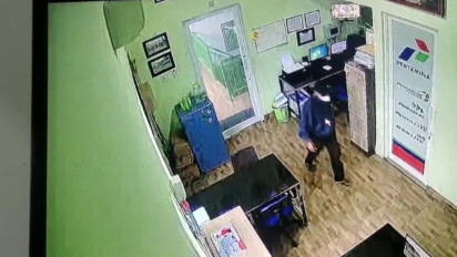 Polisi Tembak Pelaku Perampokan Uang Ratusan Juta di SPBU Kasuarang Maros