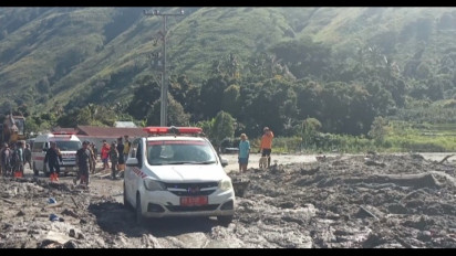 Dua Operator Alat Berat di Lokasi Banjir Bandang Humbahas Tersengat Arus Listrik Bertegangan Tinggi
