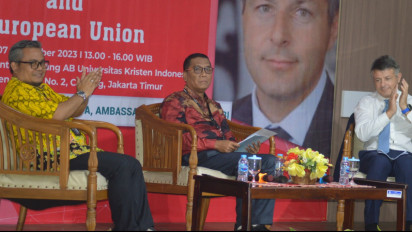 Duta Besar Uni Eropa Denis Chaibi Menjadi Dosen Tamu di UKI