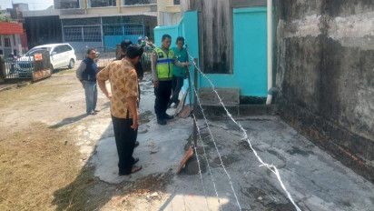 Miris! Pemilik Rumah di Palembang Tutup Akses Jalan Pakai Kawat Berduri
