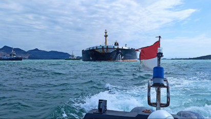 TNI AL Terus Berupaya Mengamankan Proses Evakuasi Kapal MT Liberty yang Kandas di Pasir Panjang Pulau Asam Karimun