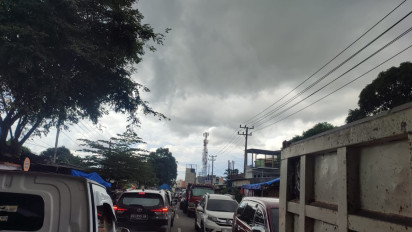 BMKG Sulsel Keluarkan Peringatan Dini Cuaca, Warga Diimbau Waspada Angin Kencang dan Petir