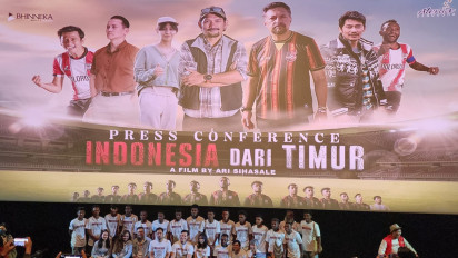 Pasangan Sineas Ari Sihasale dan Nia Zulkarnaen Produksi Film Padukan Sepak Bola dan Keindahan Alam