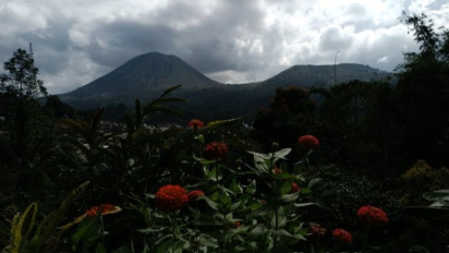 Gunung Lokon di Tomohon Tertutup untuk Pendakian