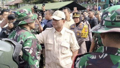 TKN: Prabowo ke Posko Marapi sebagai Menhan, Wajar Naik Helikopter TNI