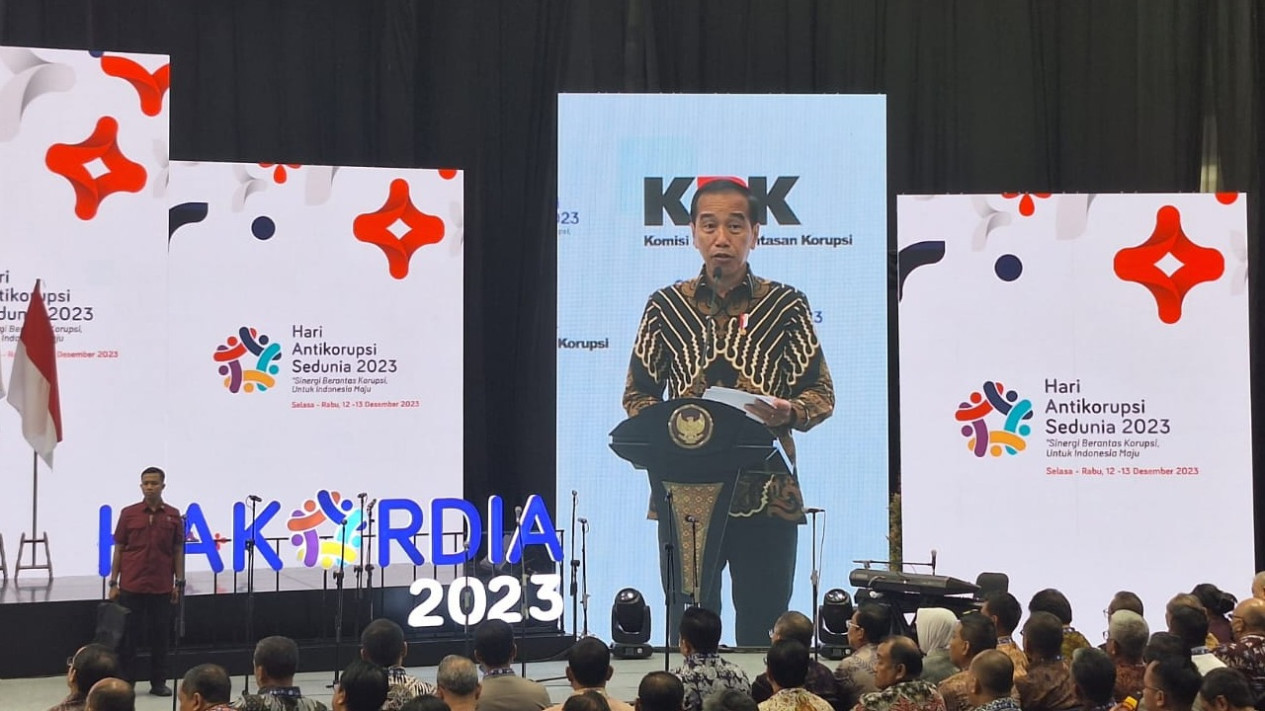 Curhat Jokowi di Hari Antikorupsi: Hukuman Penjara Ternyata Tak Buat Koruptor Jera
            - galeri foto