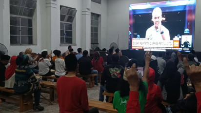 Teriakan Ganjar-Mahfud Wae Membahana di Gedung Internatio Selama Debat Pertama Capres Berlangsung