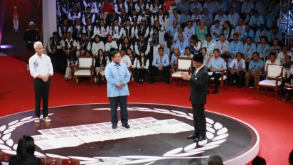 KPU RI Evaluasi Debat Perdana Capres Hari Ini, Kumpulkan Tim Pasangan Calon hingga Meluruskan soal Kandidat Berdiri Tanpa Meja