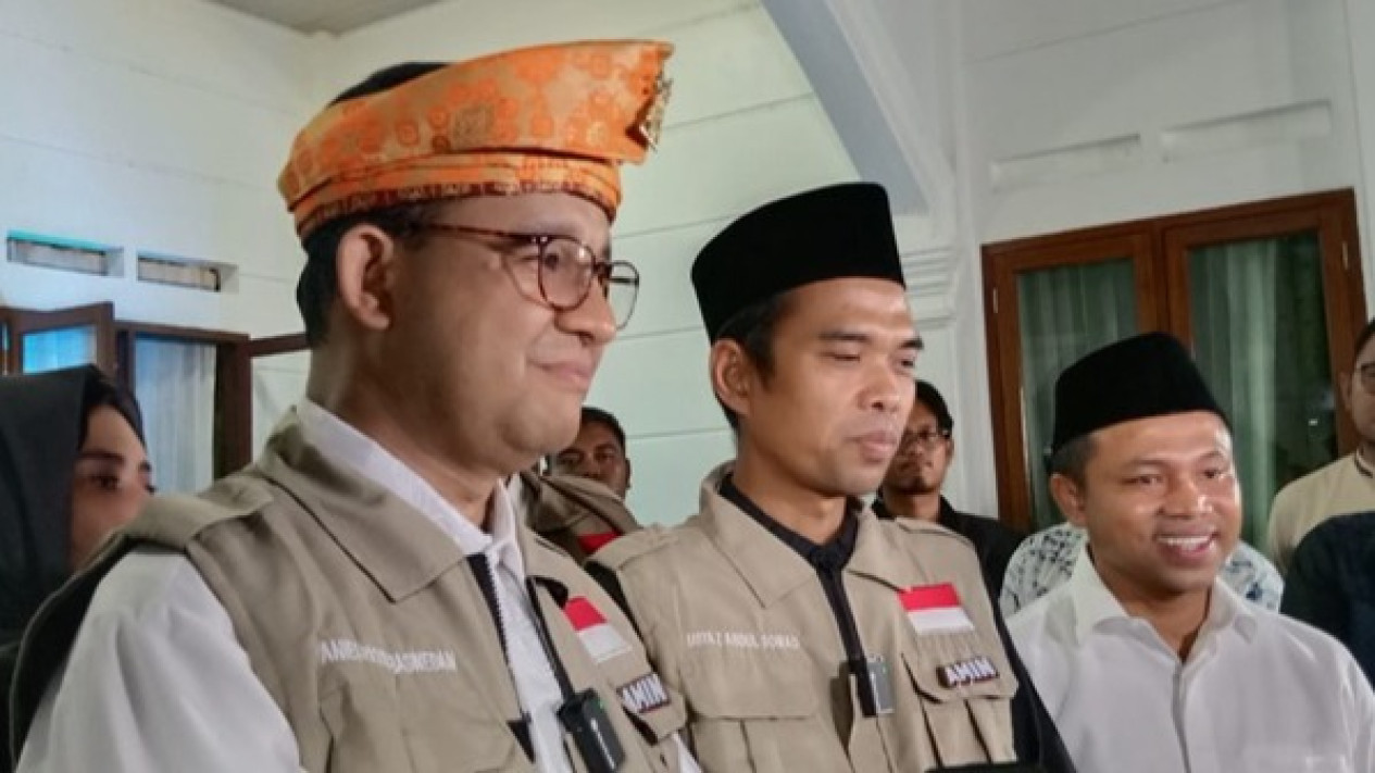 UAS Beri Dukungan Kepada Anies Baswedan di Pilpres 2024: Tunjukan Prestasi, Jangan Menjelekkan
            - galeri foto