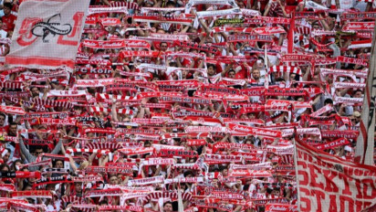 Akibat Ulah Suporter, Klub Bundesliga Ini Dapat Hukuman Tegas dari DFB