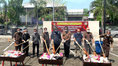 Jutaan Batang Rokok Ilegal hingga Ribuan Butir Pil Dimusnahkan Kejari Bojonegoro