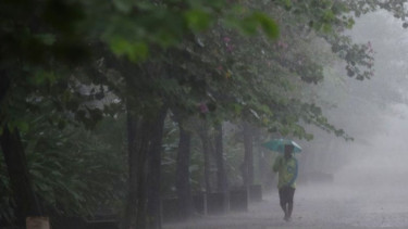 Prakiraan Cuaca di Indonesia 15 Desember 2023: Waspada Hujan Petir dan Angin Kencang
