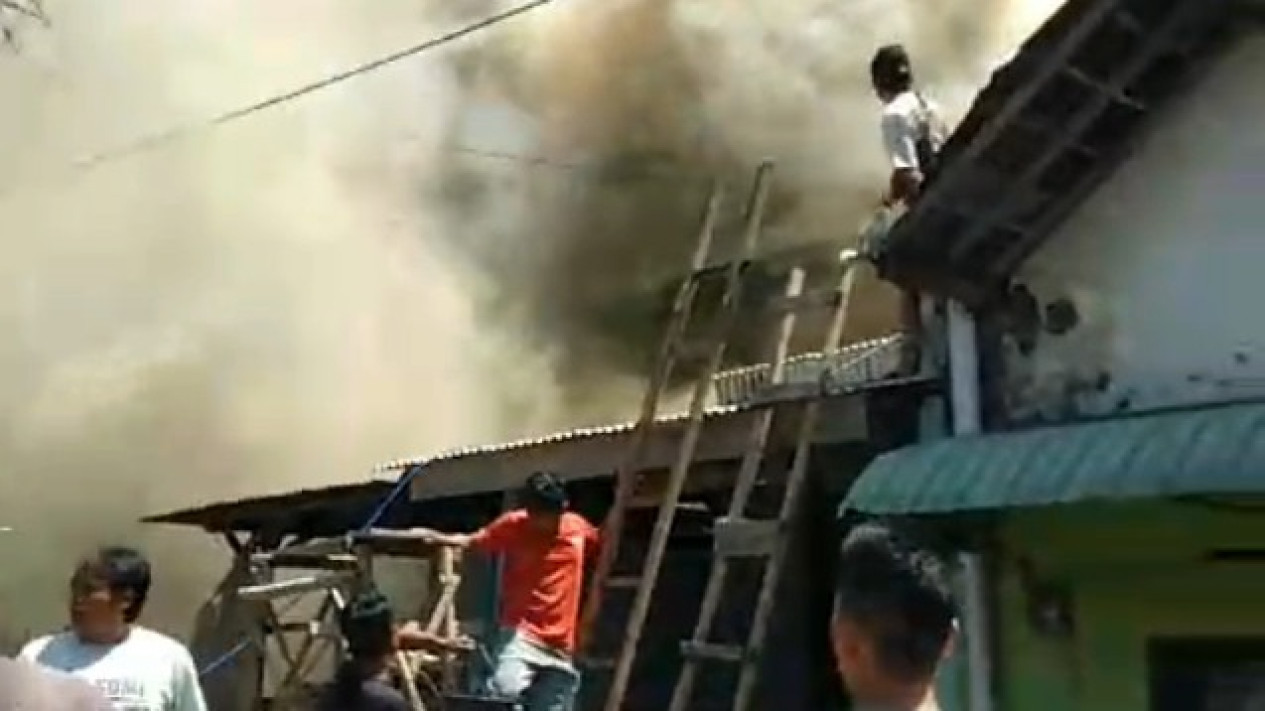 Kebakaran Menghanguskan Sebuah Rumah di Wilayah Teras Boyolali
            - galeri foto