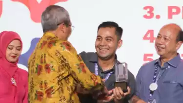 BPJS Ketenagakerjaan menyerukan sebuah tema bertajuk “Tegakkan Komitmen Sejahterakan Pekerja”.