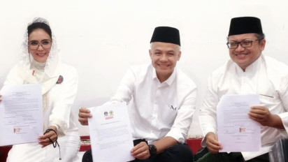 Ganjar Pranowo Tanda Tangani Piagam Perjuangan Santri