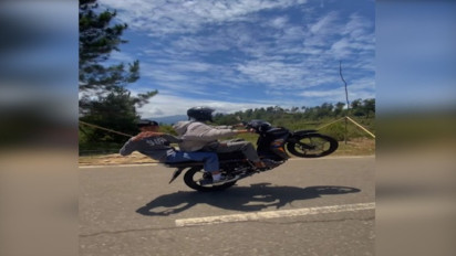 Pelajar Lakukan Aksi Freestyle Motor di Jalur Khusus Menuju Bandara Buntu Kunik, Polisi: Segera Kami Tindak