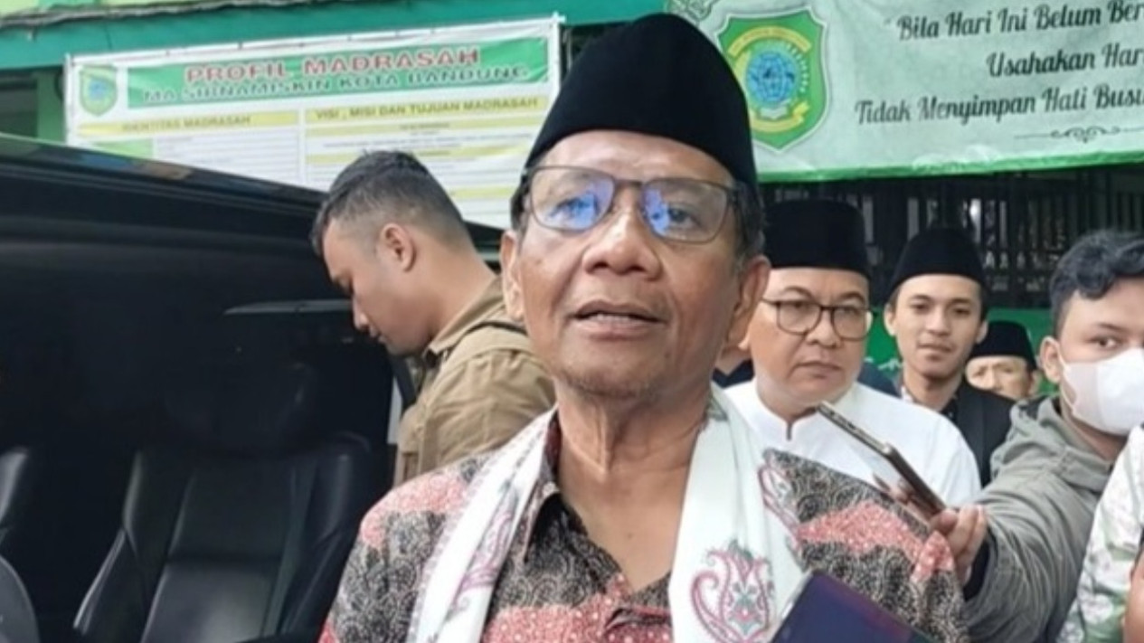Di Hadapan Emak-emak Bandung, Mahfud MD Berceloteh soal Money Politik: Jangan Pilih!
            - galeri foto