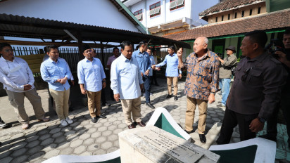 Didampingi Tinton Suprapto, Prabowo Berkunjung ke Museum Peta di Kota Blitar