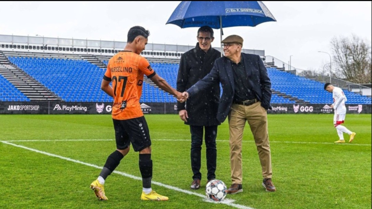 Tinggalkan Persebaya dan Berlabuh ke KMSK Deinze, Marselino Ferdinan Ternyata Dibayar Segini oleh Klub Belgia itu ..
            - galeri foto