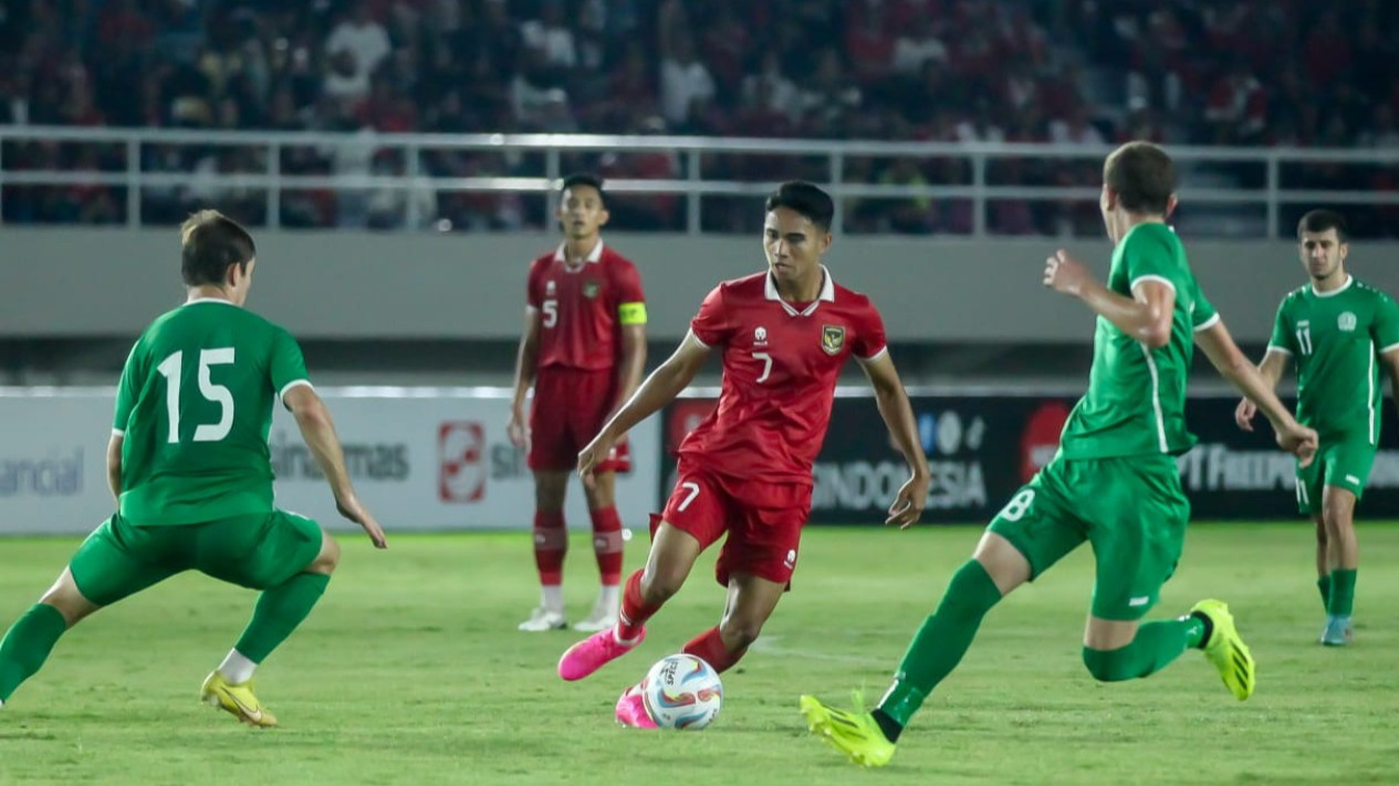 Media Vietnam Soroti Kembalinya Marselino Ferdinan di Skuad Timnas Indonesia pada Piala Asia 2023, Ancaman Tim Golden Star?
            - galeri foto