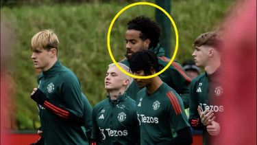 Ada Sosok Asing di Latihan MU, Siapa Pemain Ini?