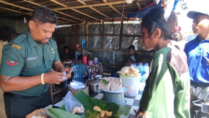Hasil Jualan Pisang Goreng di Pelabuhan Maumere Wujudkan Mimpi Jadi Anggota TNI