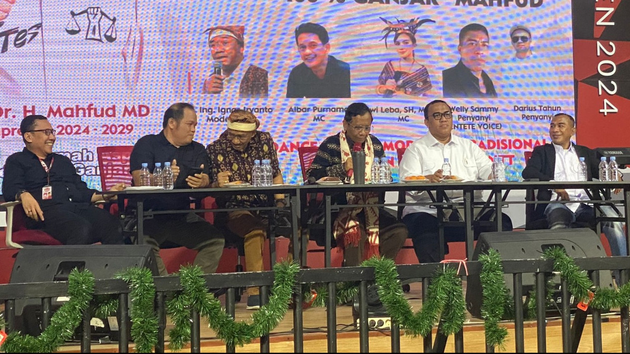 Sebut Korupsi Ada di Mana-mana, Mahfud MD: Saya Lihat ke Udara Ada Korupsi Pesawat, Naik Kapal Ada Korupsi
            - galeri foto