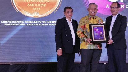 Mampu Jaga Pertumbuhan Bisnis, Direksi bank bjb Raih Best CMO Award 2023