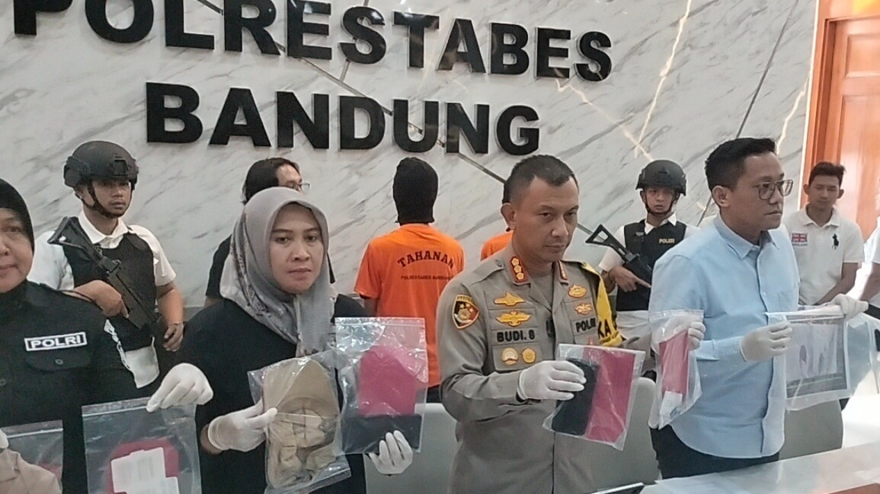 Hilang 3 Minggu, Bocah 12 Tahun di Kota Bandung Ternyata Dijajakan ke Pria Hidung Belang
            - galeri foto