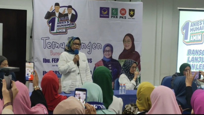Hadir di Surabaya, Istri Paslon AMIN Pompa Semangat Emak-emak