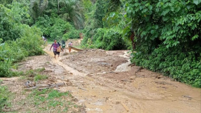 Diterjang Banjir dan Longsor, Akses Jalan Utama 2 Kecamatan di Bungo Jambi Terputus