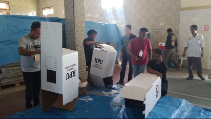 KPU Rembang Mulai Rakit 11.033 Kotak Suara Pemilu 2024, Target 6 Hari Selesai