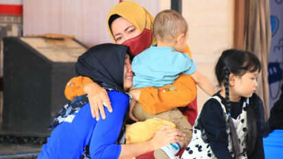 Hari Ibu, Warga Binaan Lapas Banyuwangi Basuh Kaki Ibunda