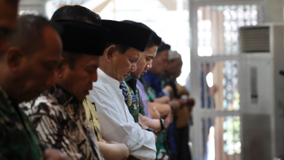 Jelang Debat Cawapres, Prabowo Tetap Bekerja Rutin dan Salat Jumat di Kemhan