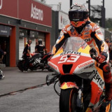 Belajar dari Masa Lalu, Adik Valentino Rossi Sarankan Honda Tak Perlalukan Pembalap seperti Marc Marquez