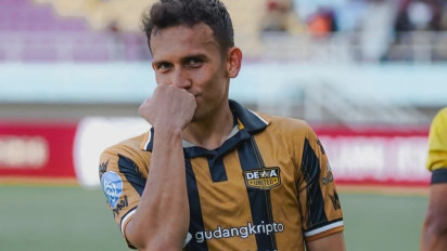 Egy Maulana Vikri Lakukan Selebrasi Cium Cincin Nikah, Ets Netizen Gagal Fokus dengan Hal Ini