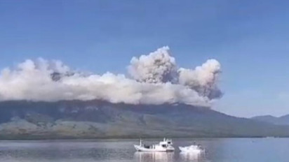 PVMBG: Gunung Api Lewotobi Laki-laki di Flores Timur NTT Erupsi