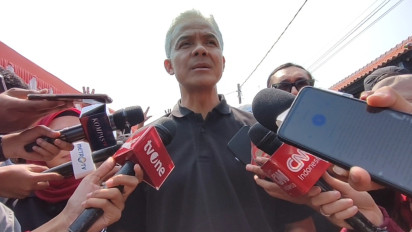 Sambangi Nelayan Indramayu, Ganjar Janjikan Perlindungan Hukum dan Sikat Bajak Laut