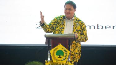 Ketum Golkar Airlangga Keliling Surabaya-Madura Gaungkan Kemenangan Prabowo-Gibran Sekali Putaran