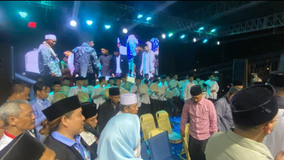 Relawan Kopi Pagi Mengadakan Shalawat dan Doa Kebangsaan Untuk Prabowo-Gibran Diikuti Puluhan Ribuan Santri di Cirebon