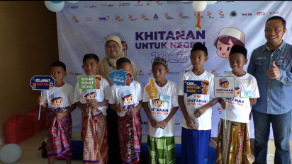 Bakrie Amanah dan PT Gorontalo Minerals Gelar Khitanan Massal dan Bantu Penyandang Difabel di Bone Pesisir