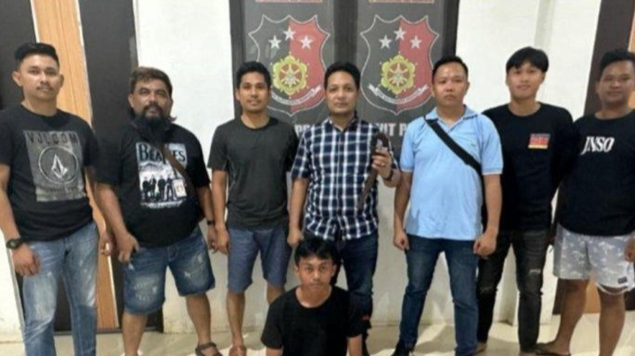 Gegara Ditegur Rekan Kerja, Satpam Basarnas Habisi Nyawa Rekannya
            - galeri foto