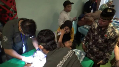 Mengisi Libur Sekolah Anak-anak di Surabaya Ikut Khitanan Massal, Ada yang Berontak dan Menangis Histeris