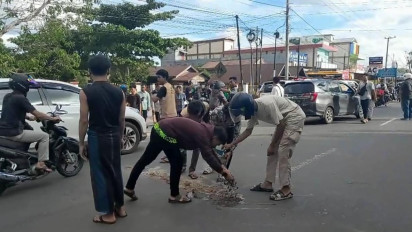 Ditabrak Mobil Pengangkut Rumput, Wanita Muda Tewas